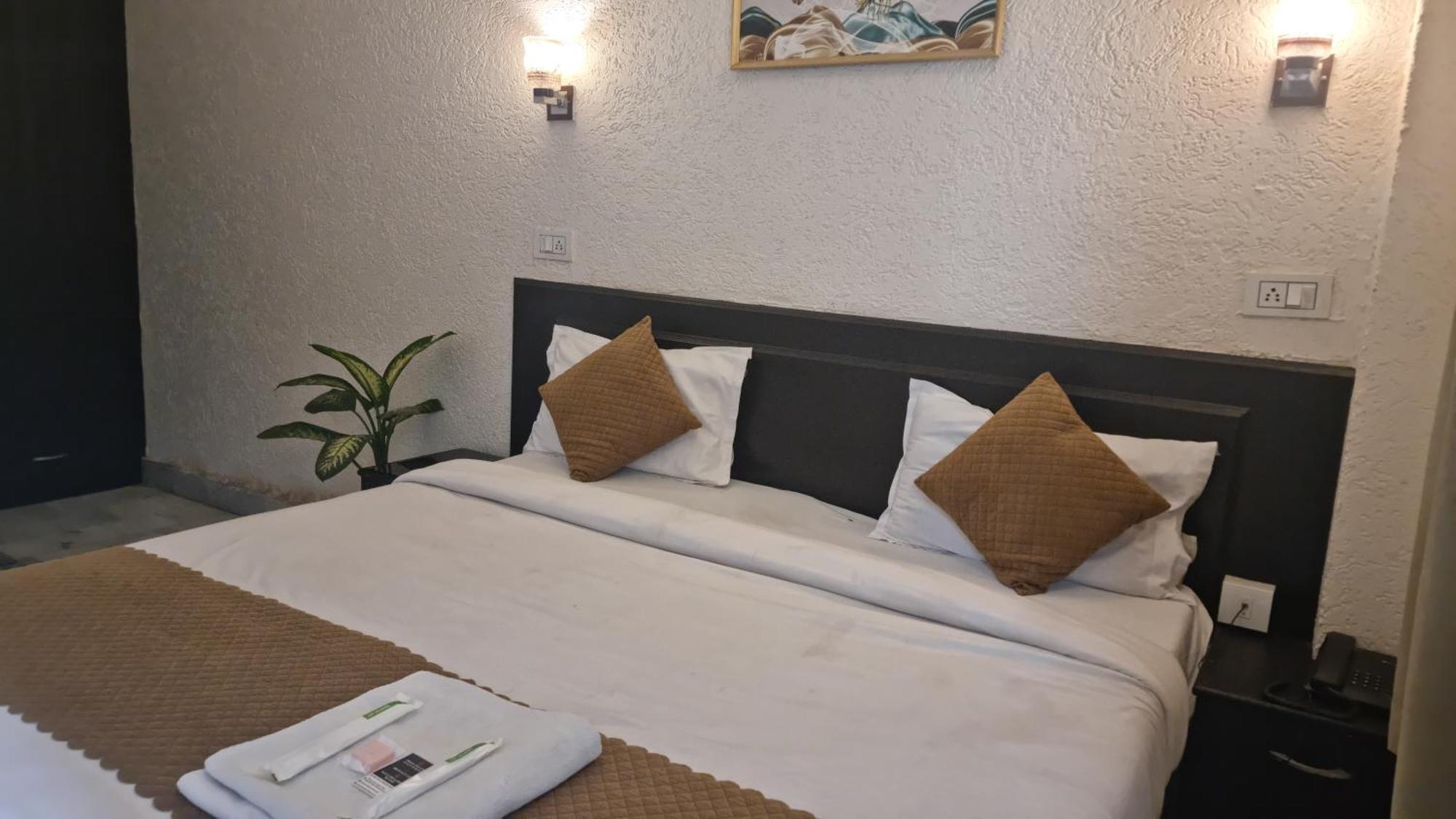 Around Stays-Prana Wellness Resort Ришикеш Экстерьер фото